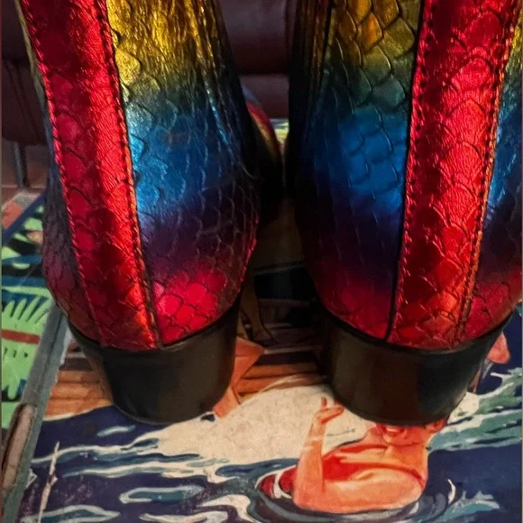MODERN VICE RAINBOW BOOTS IN VERY GOOD CONDITION - Picture 4 of 9